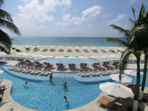 playacar palace resort pool