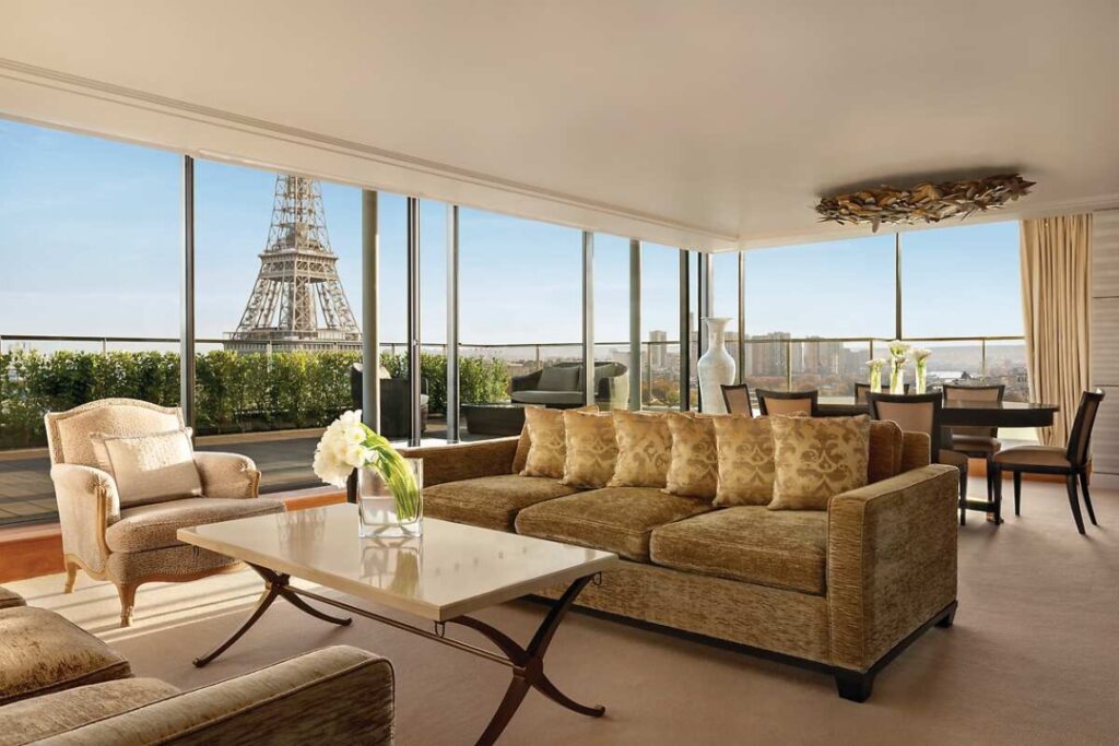 Hotels in Paris with Eiffel Tower View  - Shangri La
