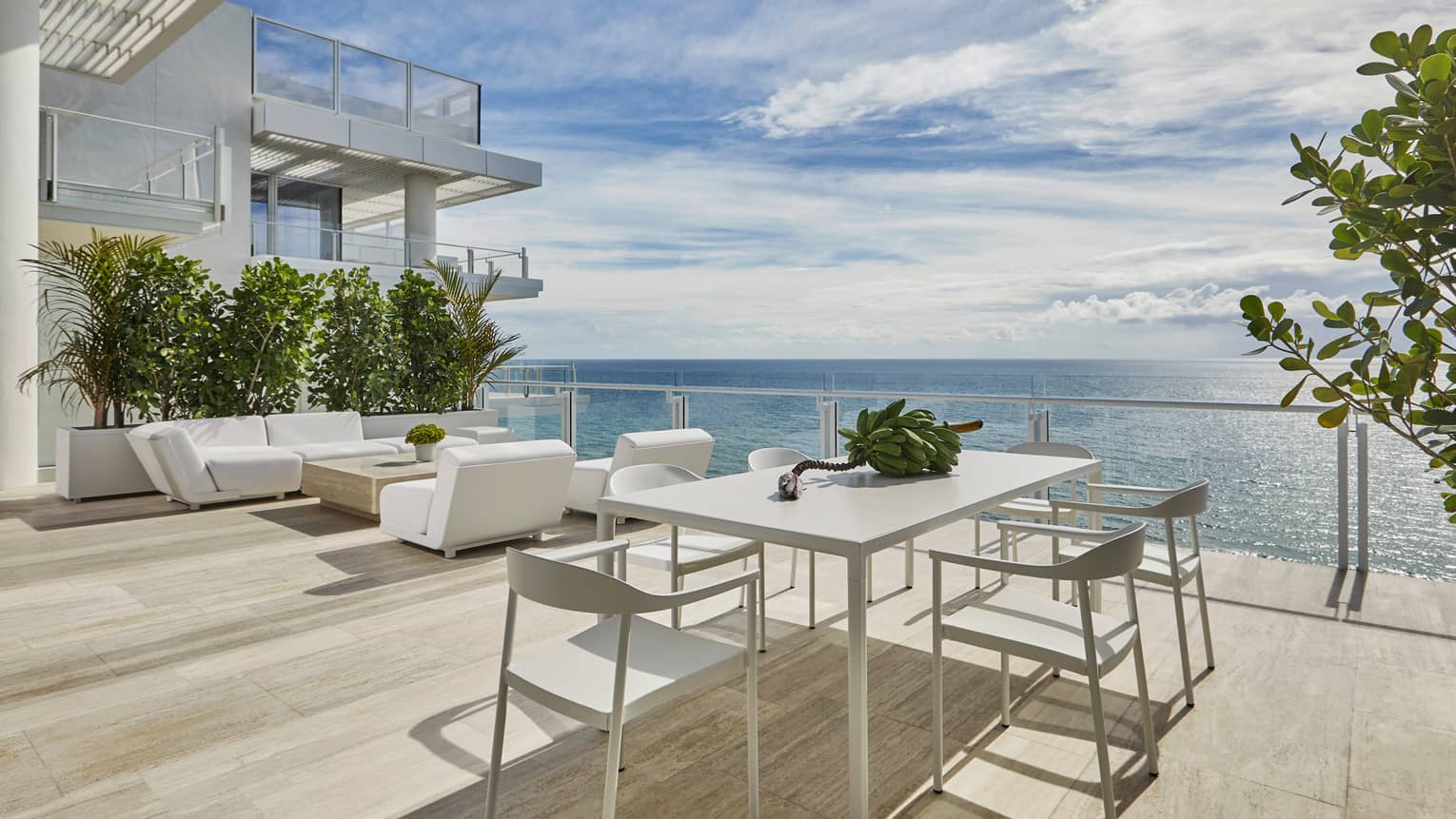 Four Seasons Hotel at The Surf Club